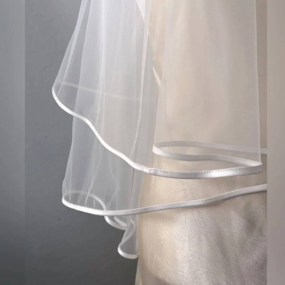 Short Wedding Veil with Comb Satin Trim Waist Length